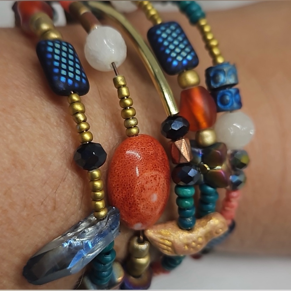 Whimsical Handmade Colorful Crystal Beaded Memory Wire Wrap Bracelet (J158) - Picture 6 of 6